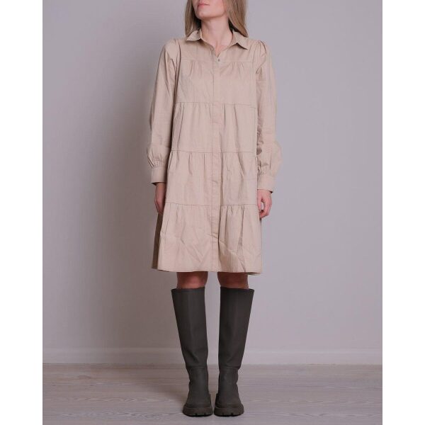 Laurenze dress sand