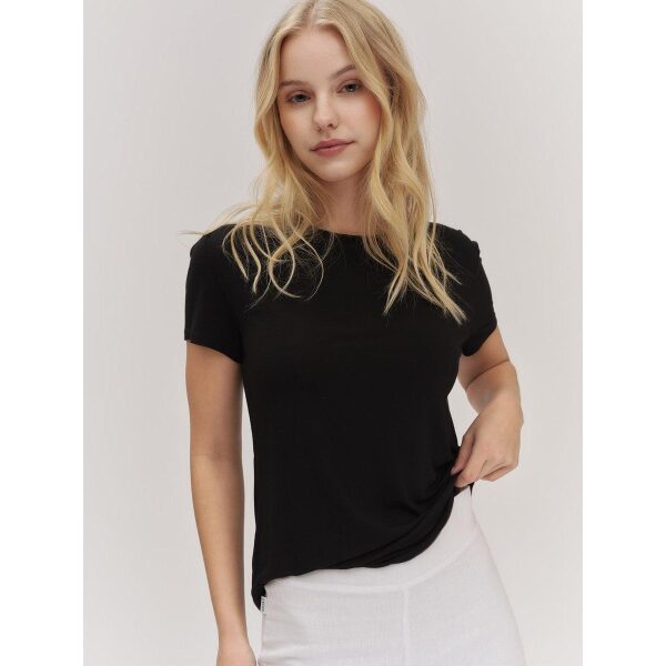 Kiari tee black