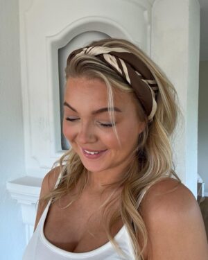 Striped Scarf Mocha Mousse & Cream 65 cm