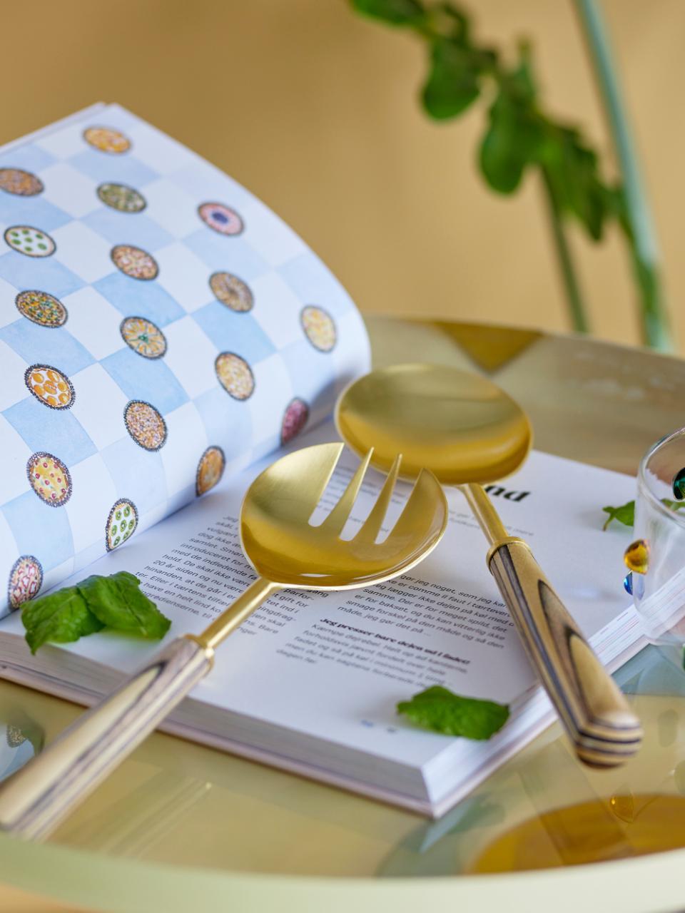 Fumio Salatsett, Gull og rustfritt stål