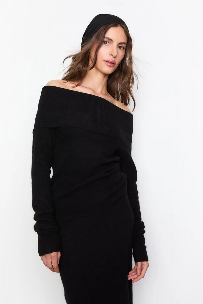 Yvonne Off-Sholder Knit Black