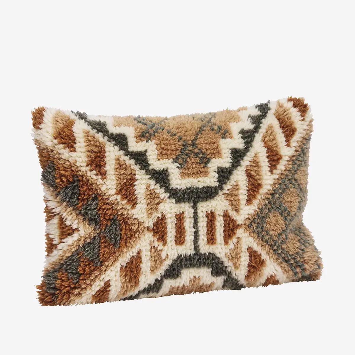 Handwoven cushion with filling