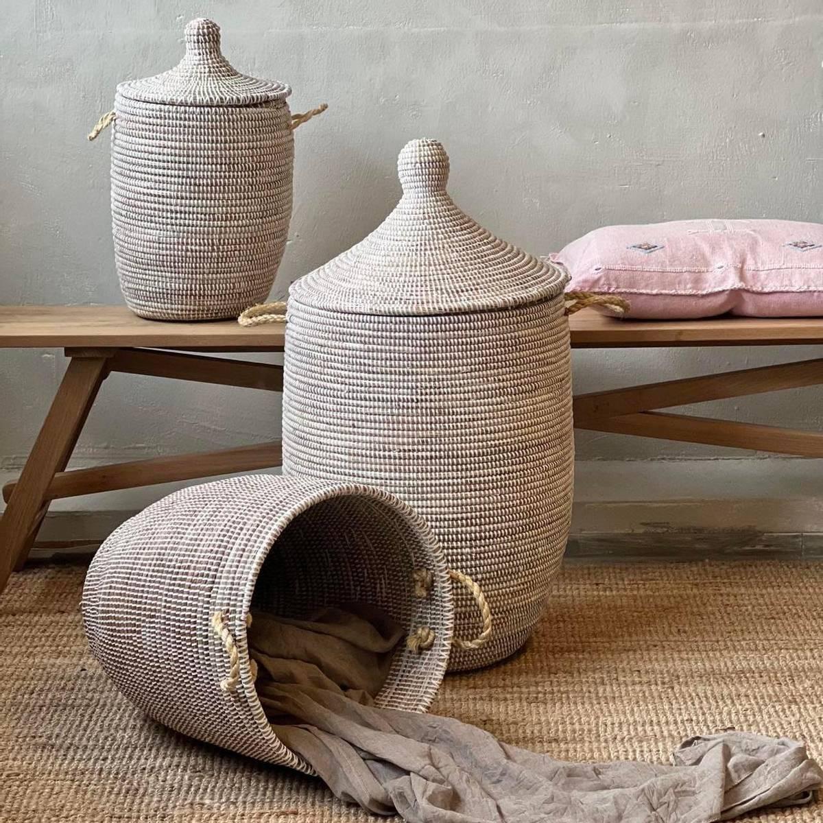 Savannen kurv hvit liten