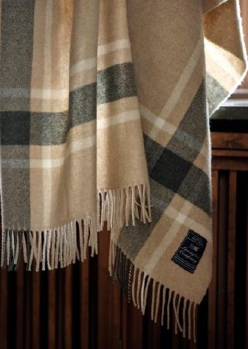 Frame Rutete Ullpledd - Hvit / Grønn / Beige 130 x 170 cm