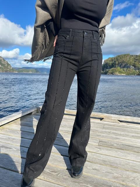 Luca Embellished Black