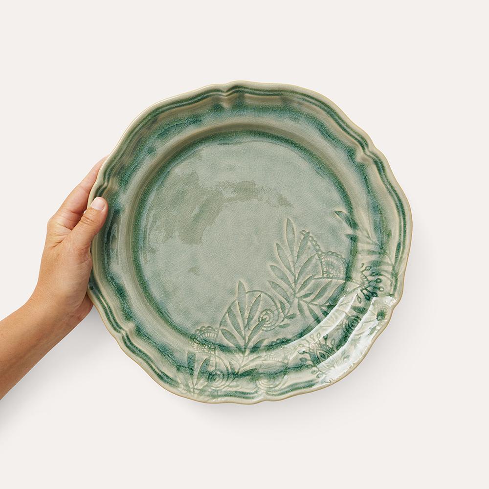 Dinner plate - Antique