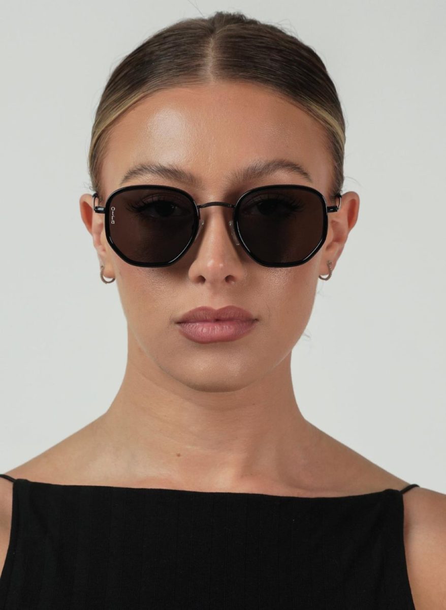 Tate - Black/Smoke
