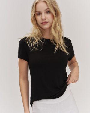 Kiari tee black