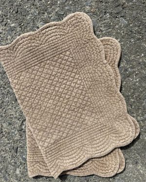 Spisebrikke velur 35x50 cm Latte