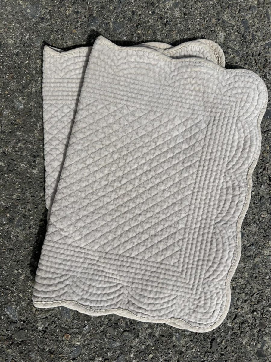 Spisebrikke velur 35x50 cm Grey
