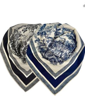 Skjerf I Ull/Silke M. Håndsydde Kanter Blåtoner/Sort/Creme Natur